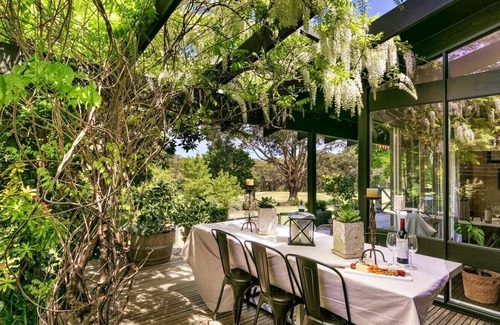Red Hill South House | The Oaks Stunning Red Hill Country and Coastal Home 15 Acres, Wineries, Beaches