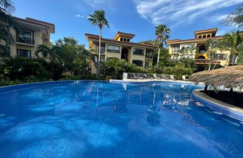 Tamarindo Apartment | The Oaks Tamarindo Pool Front Condominiums fast wifi