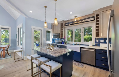 Seneca House | The Oar House on Lake Keowee