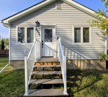 Stettler House | The Oasis in Stettler!