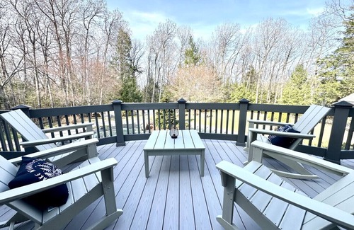 Gilford Apartment | `The Oasis` Pool/Hot tub/Game-Room/Ski/Sleeps 18