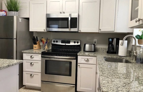 Riverview Estates House | The Oasis-Private Heated Pool, Hot Tub, Outdoor living space-5mi to beach