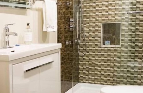 Cobourg Apartment | The Oasis Suite at Lakehurst