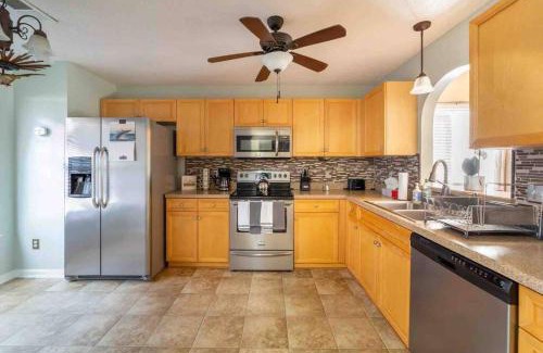 Myrtle Beach House | The Oasis w/3br/Wi-Fi/15 Minutes from the beach