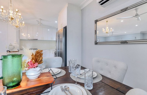 Coconut Grove House | The OC Home: Centrally Located, Home Away Home