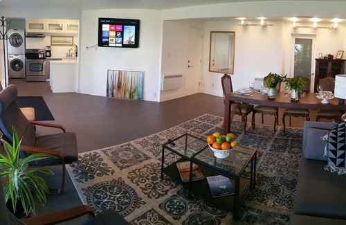 Cordova Bay House | The Ocean Muse - 2 Bedroom Elegant Ocean View Suite