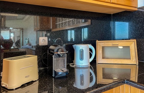 Areosa Villa | The Ocean View Villa - Cheerful House W/Garage