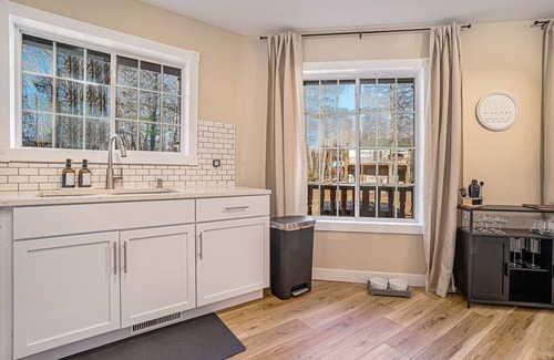 Pentwater House | The Octagon & APT - Hot tub, Game room, 1.8 miles to Lake Michigan beach