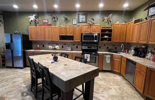 Venice House | The OffCall Spacious 4-bedroom home away from home in the heart of venice La