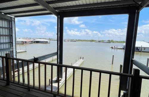 Venice House | The OffCall Spacious 4-bedroom home away from home in the heart of venice La