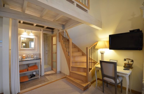 Entraigues-sur-la-Sorgue Villa | THE OLD MILL*, Authentic in PROVENCE with heated swimming pool