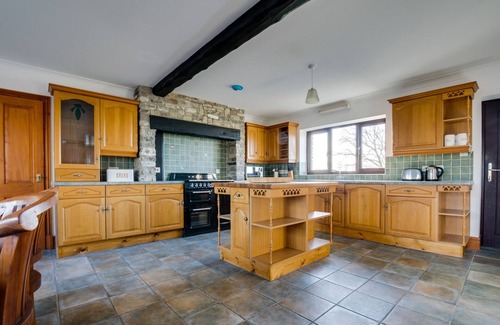 Llanrhidian House | The Old Barn - Three Bedroom House, Sleeps 6