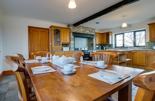 Llanrhidian House | The Old Barn - Three Bedroom House, Sleeps 6