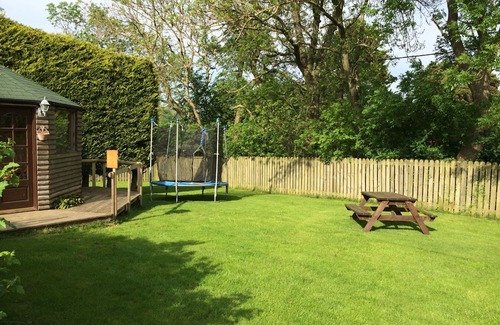 Frosterley House | The Old Byre. Cosy Barn conversion sleeping 6 people. Pets welcome.