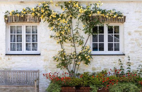 Llandefeilog House | The Old Carriage Court