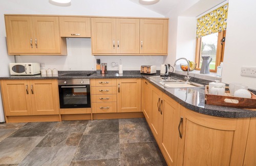 Oswestry Cottage | THE OLD CART HOUSE, family friendly, with a garden in Trefonen