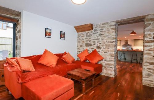 Fivelanes House | The Old Cattle Barn
