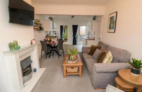 Potter Brompton House | The Old Chapel