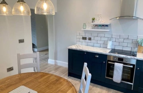 Tideswell Apartment | The Old Chapel Tideswell Peak District - 2 ensuite bedrooms- private parking
