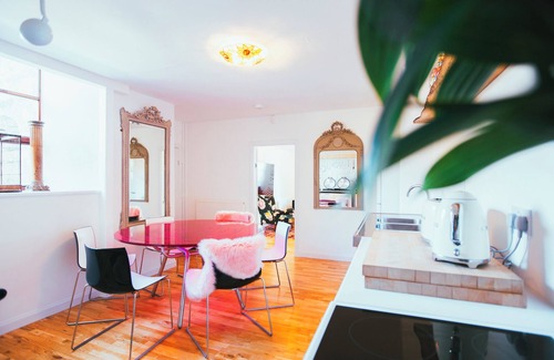 Halistra House | The Old Church. Three bedroom property with sea views and luxurious interiors.