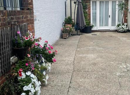 Canterbury Apartment | The Old Coach House 8 North Lane