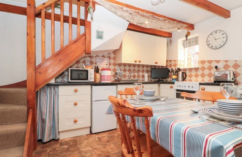 Staithes Cottage | THE OLD COTTAGE, pet friendly, character holiday cottage in Staithes