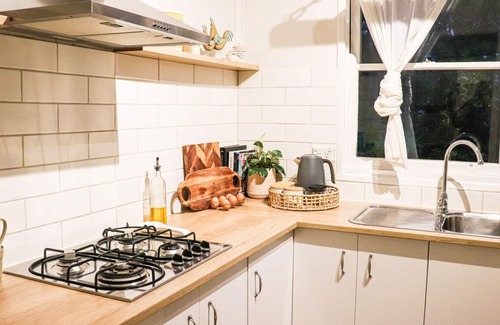 Tomerong Cottage | The Old Cottage - Country Couples Retreat