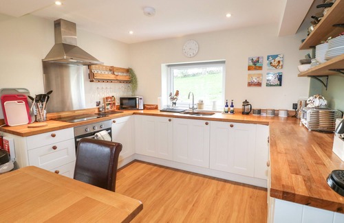 Bakewell House | THE OLD COWSHEDS, pet friendly, character holiday cottage in Winster