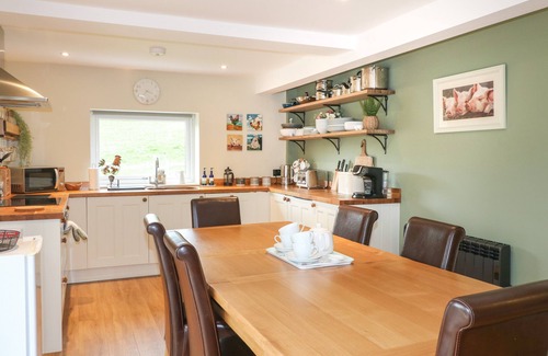 Bakewell House | THE OLD COWSHEDS, pet friendly, character holiday cottage in Winster