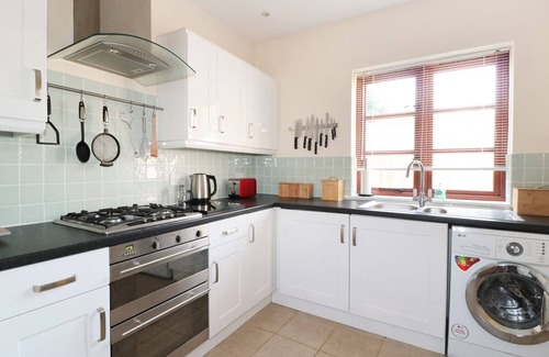 Newnham Cottage | THE OLD DAIRY, pet friendly, with a garden in Newnham-On-Severn