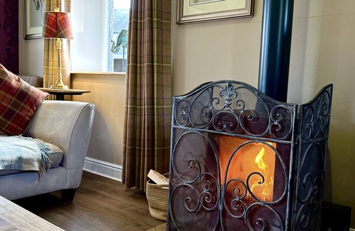 Foolow Cottage | The Old Dairy - sleeps 6 guests in 3 bedrooms