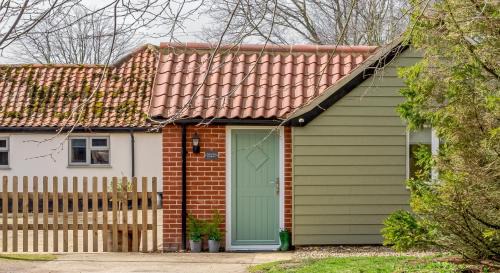 East Dereham House | The Old Dairy & The Old Stables