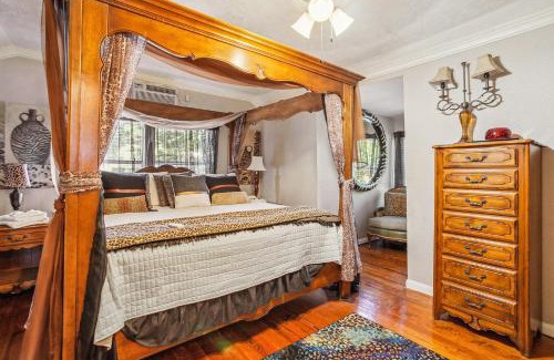 Grand Prairie House | The Old Downtown Historic Grand Prairie House home