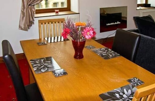 Haltwhistle Apartment | THE OLD DRAPERY, character holiday cottage in Haltwhistle