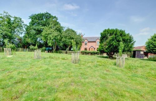 Overton-on-dee Apartment | The Old Farmhouse