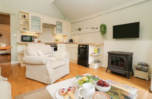 York Cottage | THE OLD FORGE, pet friendly, character holiday cottage in Stillington