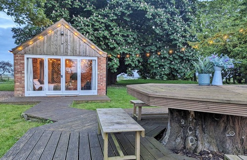 Pocklington House | The Old Forge - Unique and Peaceful Rural Stay in the Heart Of Yorkshire