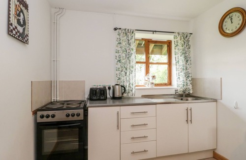Somerton Cottage | THE OLD GOAT BARN AT TROUT COTTAGE, pet friendly in Somerton