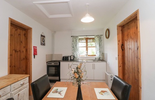 Somerton Cottage | THE OLD GOAT BARN AT TROUT COTTAGE, pet friendly in Somerton