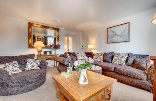 Hawes House | The Old Grammar School