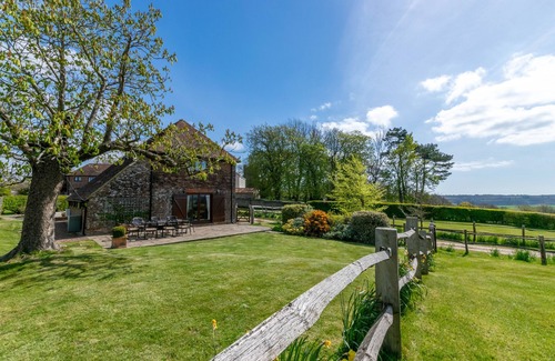 Ewhurst Green House | The Old Granary - Four Bedroom House, Sleeps 7