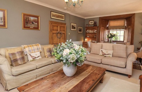 Snainton House | THE OLD HALL, luxury holiday cottage, with open fire in East Ayton