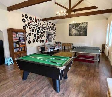 Godmanchester House | The Old Hay Barn - Games Room, Gym, Sleeps 8