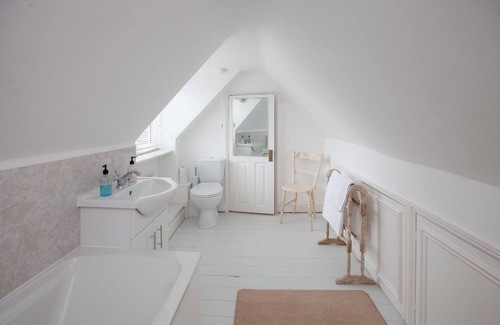 Salisbury House | The Old House Guesthouse