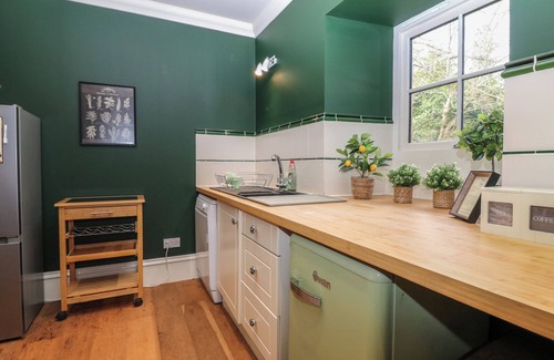 Aberargie Cottage | THE OLD LAUNDRY COTTAGE, pet friendly, with a garden in Perth