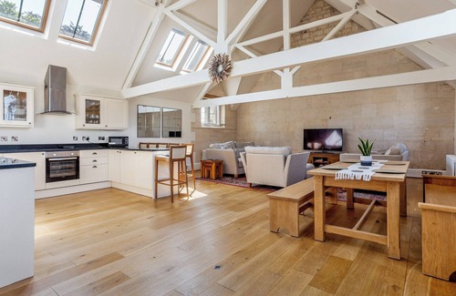 Painswick Cottage | The Old Library, Apartment 1