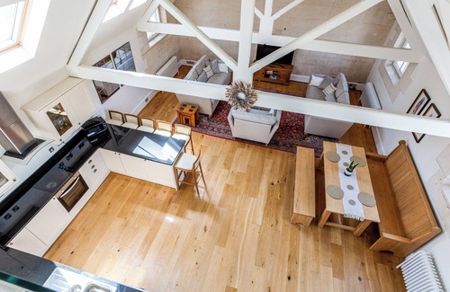 Painswick Cottage | The Old Library, Apartment 1