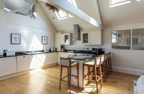 Painswick Cottage | The Old Library, Apartment 1