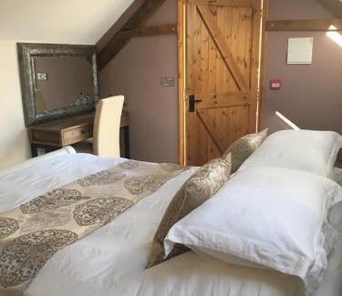 Worlington Bed & Breakfast | The Old Malt Scoop Inn