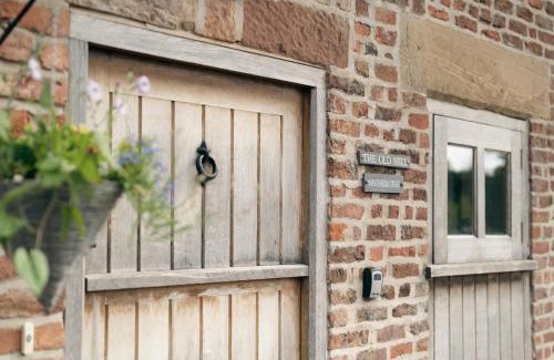 Moreton House | The Old Mill at Barnacre - Cosy cottage with private hot tub & pool access
